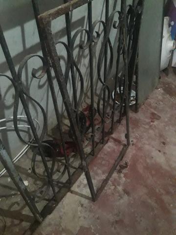Janela de ferro com vidro