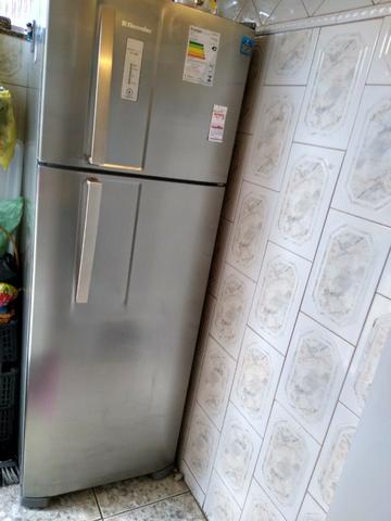 Geladeira Eletrolux fros free - Foto 2