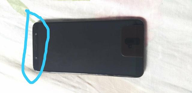 Celular J8