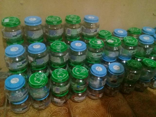 Vendo 85 potinhos. *62