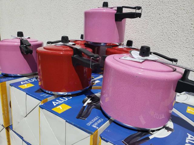 Panela de pressão 7 litros em promoção - Foto 4