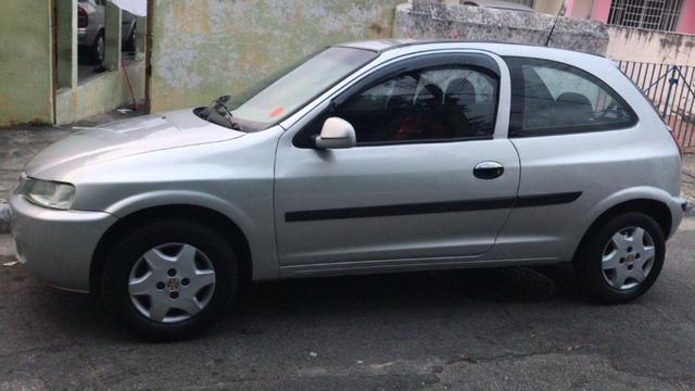 Carro Celta 2003
