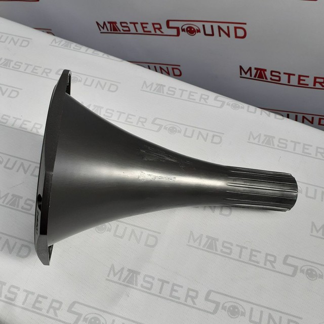 Cone para corneta. Cano longo. Novo.