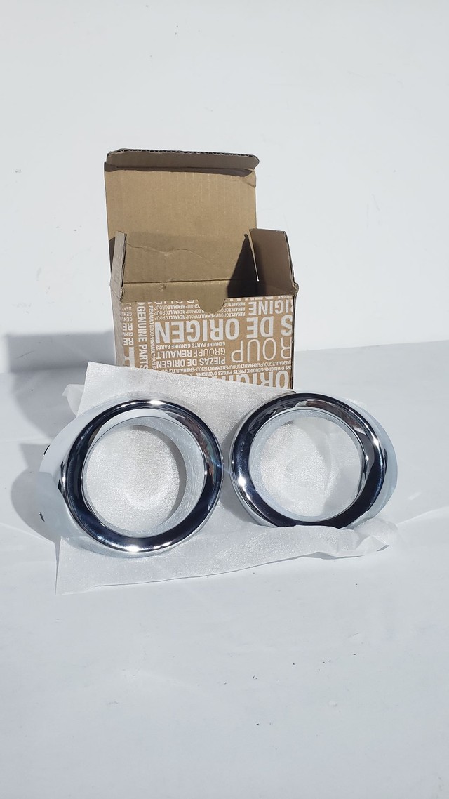 Moldura Farol de Milha Sandero 2014 Original 