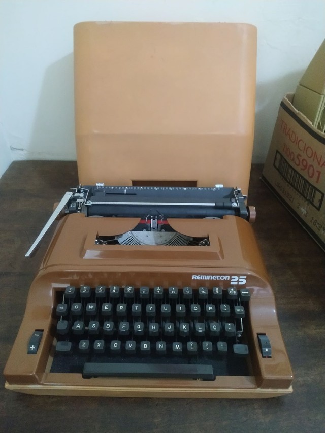 Máquinas de escrever antigas  - Foto 3