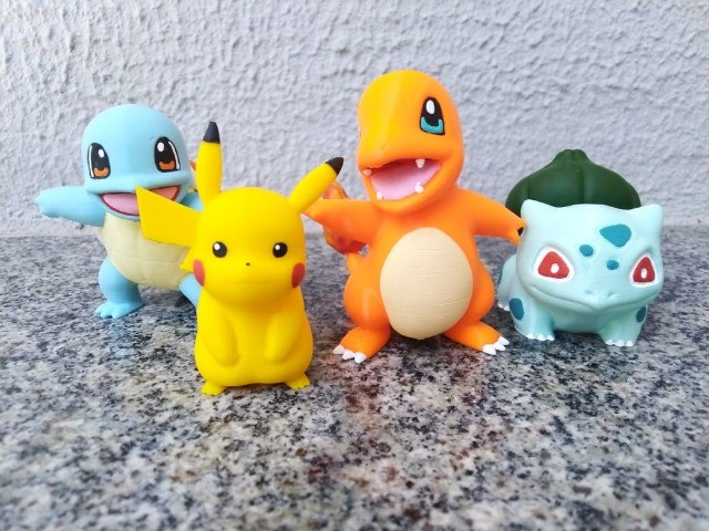 Kit Pokémon Charmander Squirtle Bulbassauro e Pikachu