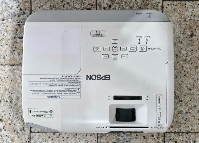 Projetor Epson S17 HDMI com controle - Foto 4