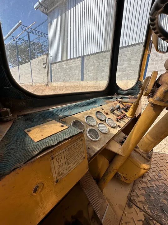 Pá Carregadeira Caterpillar 930 1980  - Foto 5