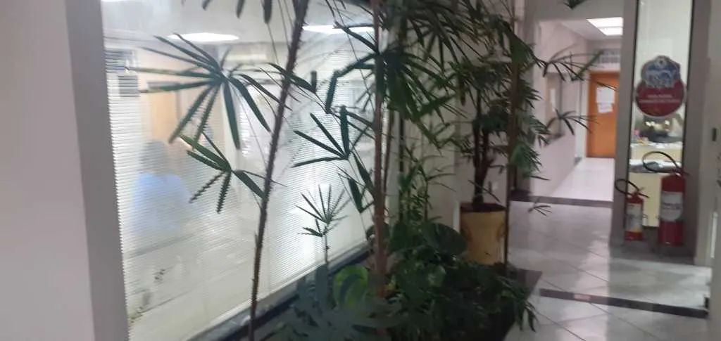 Casa comercial com 315 metros AC, 8 salas, 6 WC's, 3 vagas - Pq . Continental - Foto 4