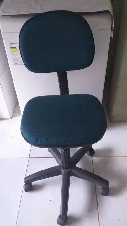 Vendo cadeira giratória