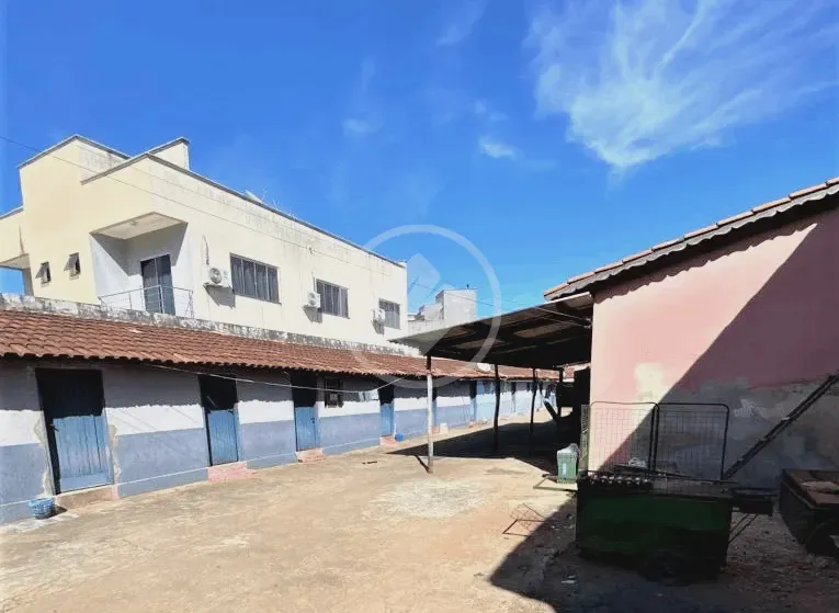 Área Comercial com Kitnets na Cidade Jardim em Goiânia. codigo: 29011