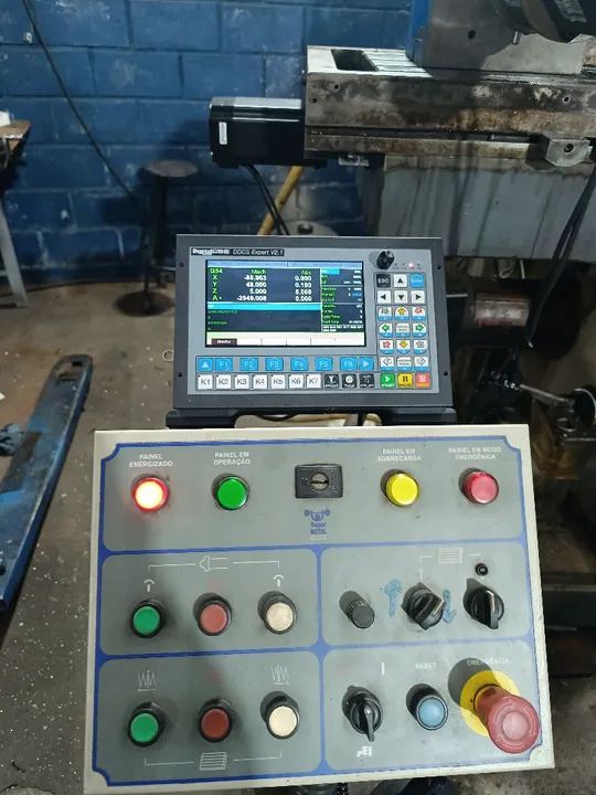Fresadora CNC universal  - Foto 4