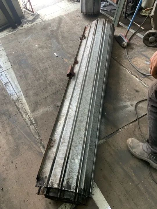 Portas de enrolar em aço - usadas64617882561411123