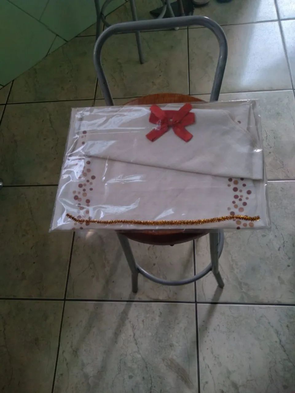 Jogo Americano linho puro bege sem uso, 2 pças. 1 retangular 49 x 37 e outra 20 x 30. . - Foto 2
