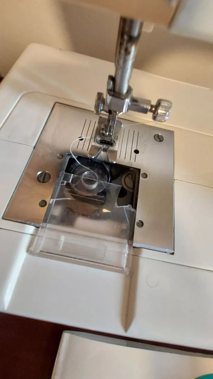 Máquina de costura 64717307716609123