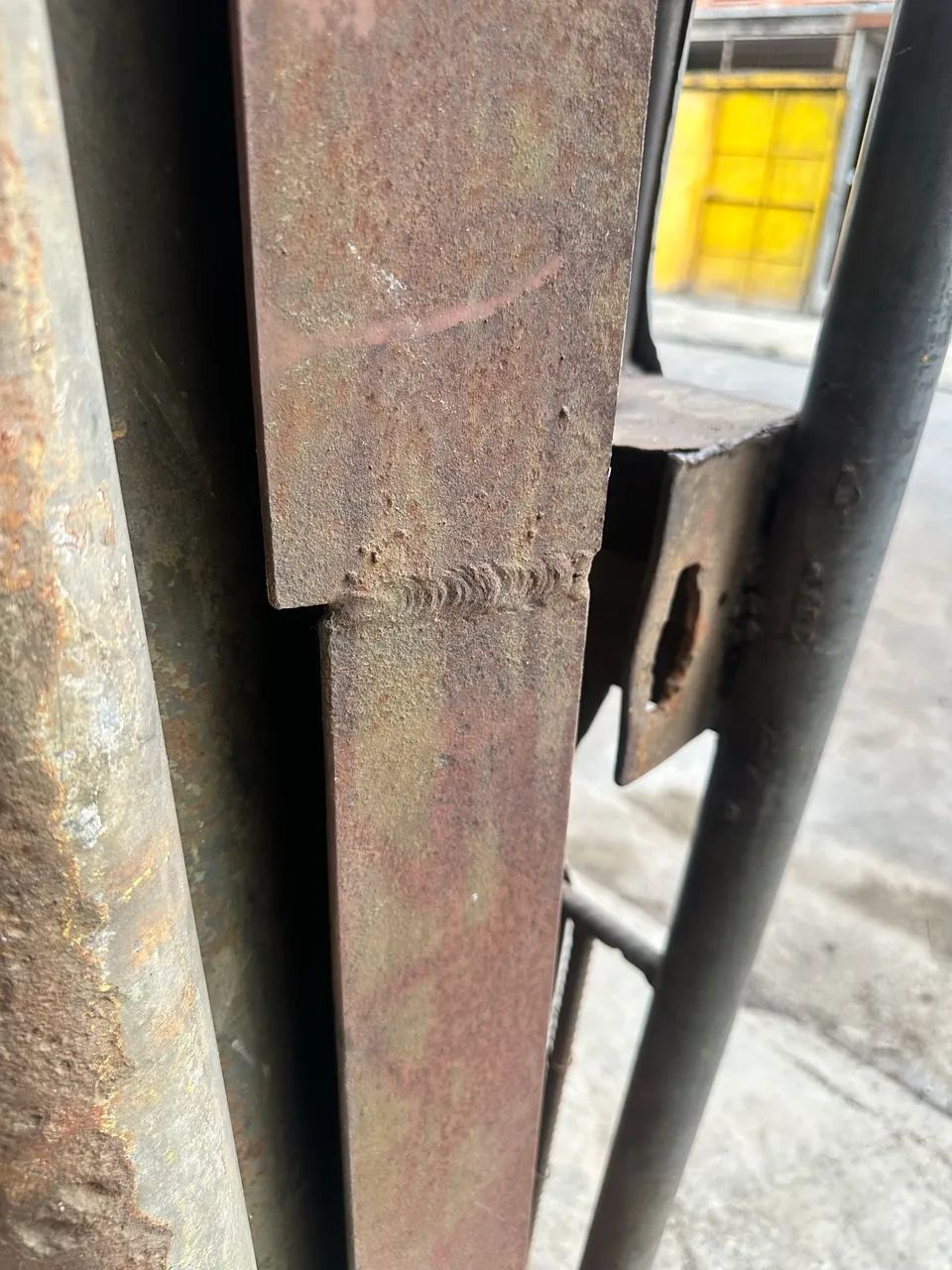 Viga H 4,95mts x 15,5x 10 centímetros de ferro  usada fotos reais aceito oferta  - Foto 4
