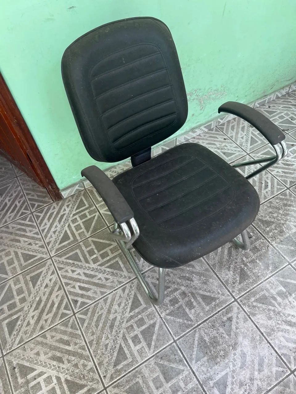 Vendo 10 cadeiras de escritório - Foto 5