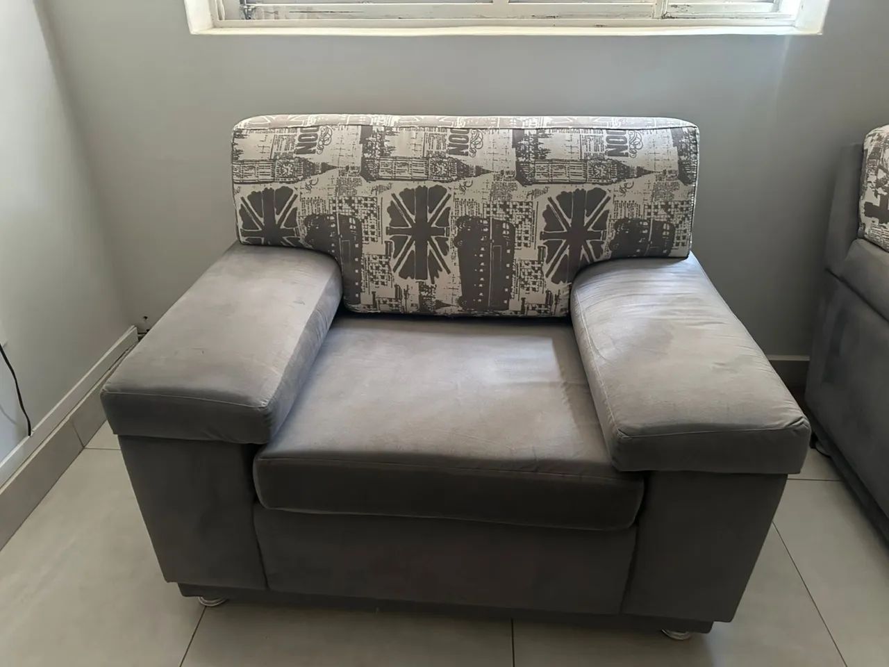 Conjunto sofá (um de 3 lugares e dois de 1 lugar) - Foto 3
