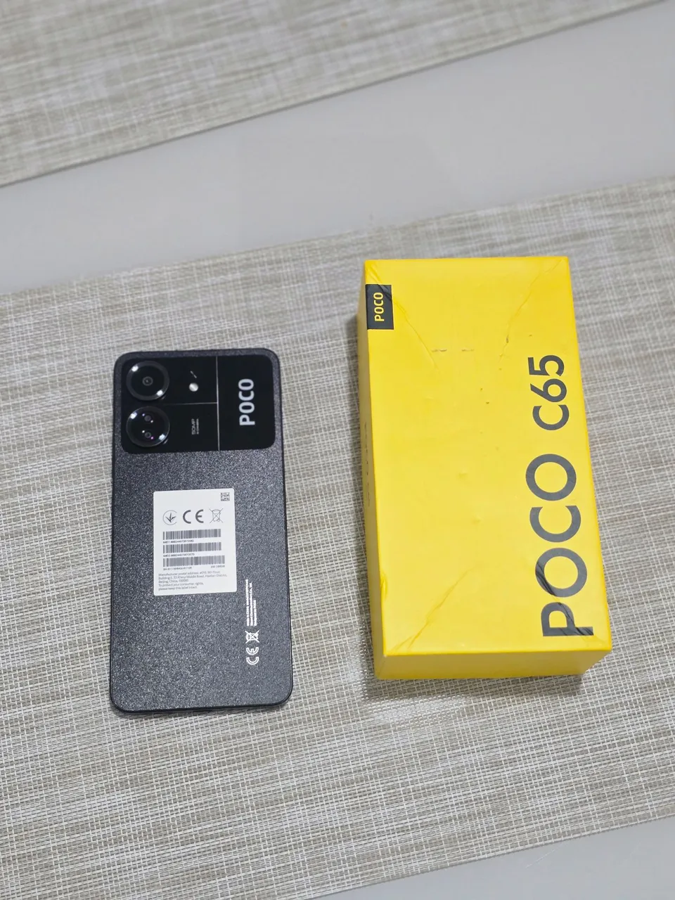 Poco C65 (256Gb/ 8Gb de RAM) impecável