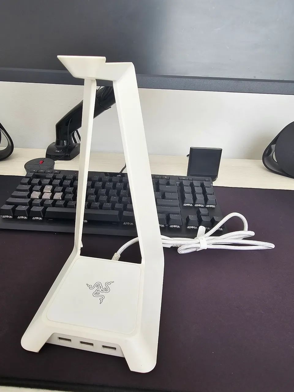 Razer headset stand64522264970371121