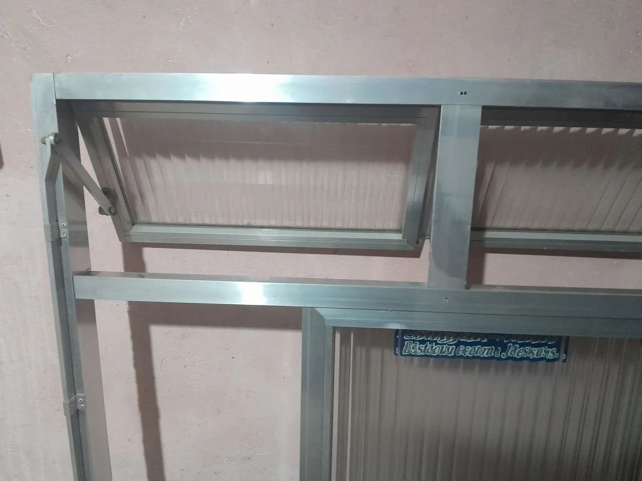 Janela de Alumínio 100x100 com Vidro - Foto 4