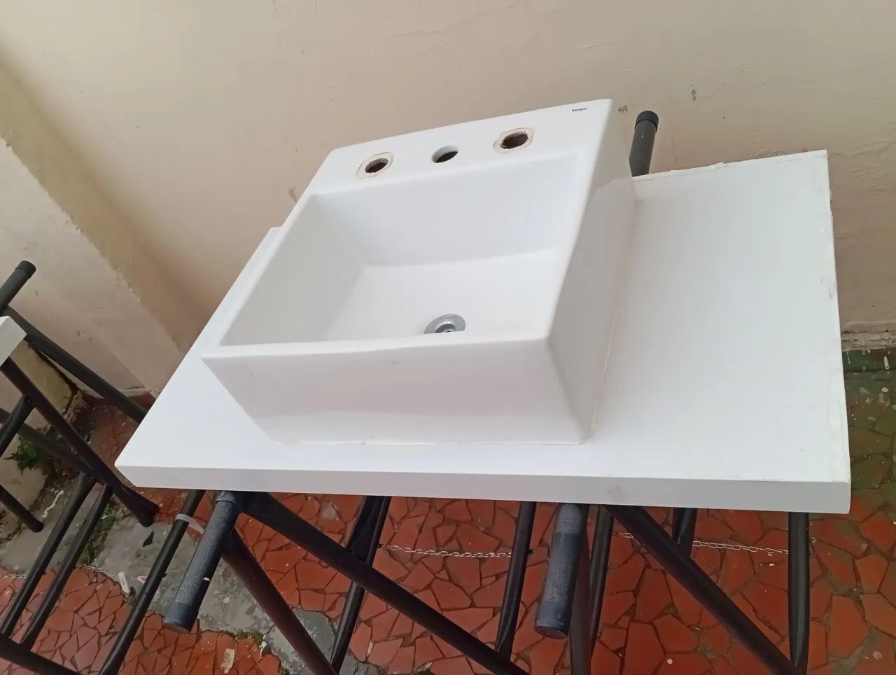 Pia em Quartzo para banheiro linda nova 90 cm x 50 cm. - Foto 3