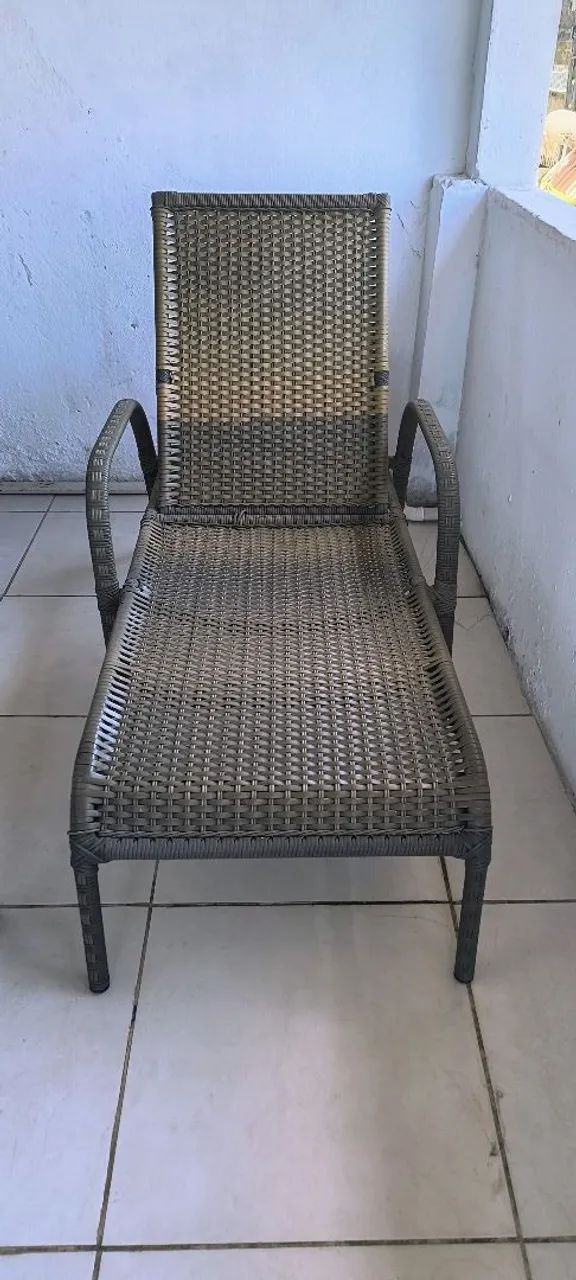 Espreguiçadeira de beira de piscina 