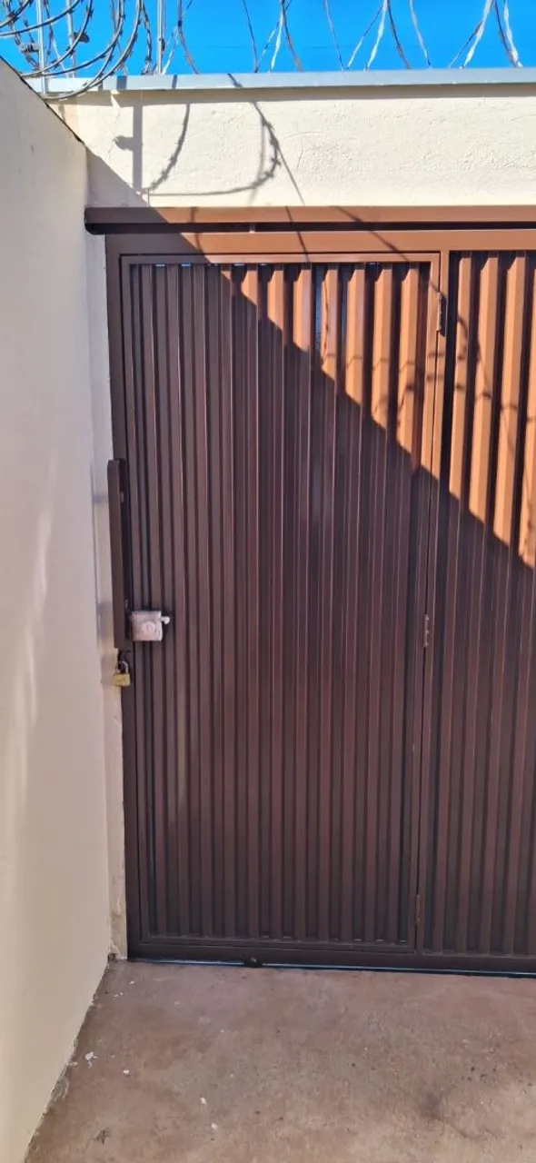 Alugo casa em ótimo estado e boa localidade!!