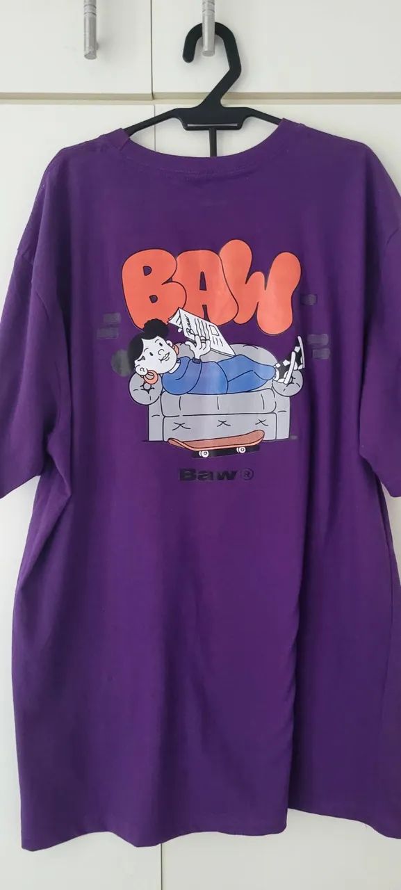 Camisa de skatista marca BAW na cor roxa com ilustraçao frente/verso com etiqueta da loja - Foto 2