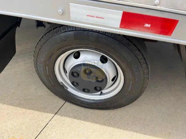 IVECO DEILY 35-150 ANO 2022 / BAÚ 4,5 M /  KM BAIXO - Foto 8