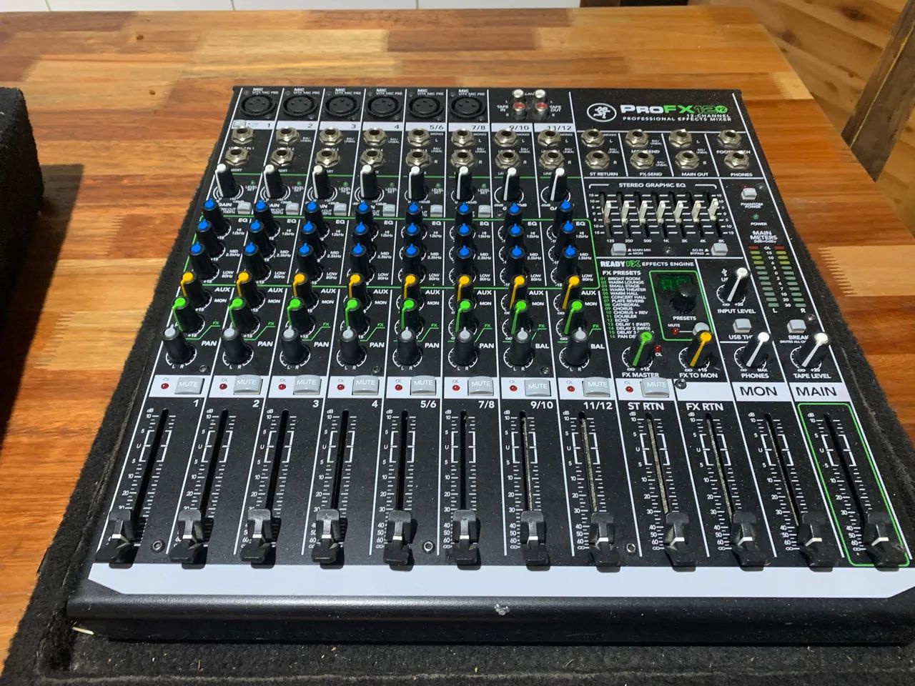 Mesa de som Mackie profx12 - 12 canais  - Foto 3