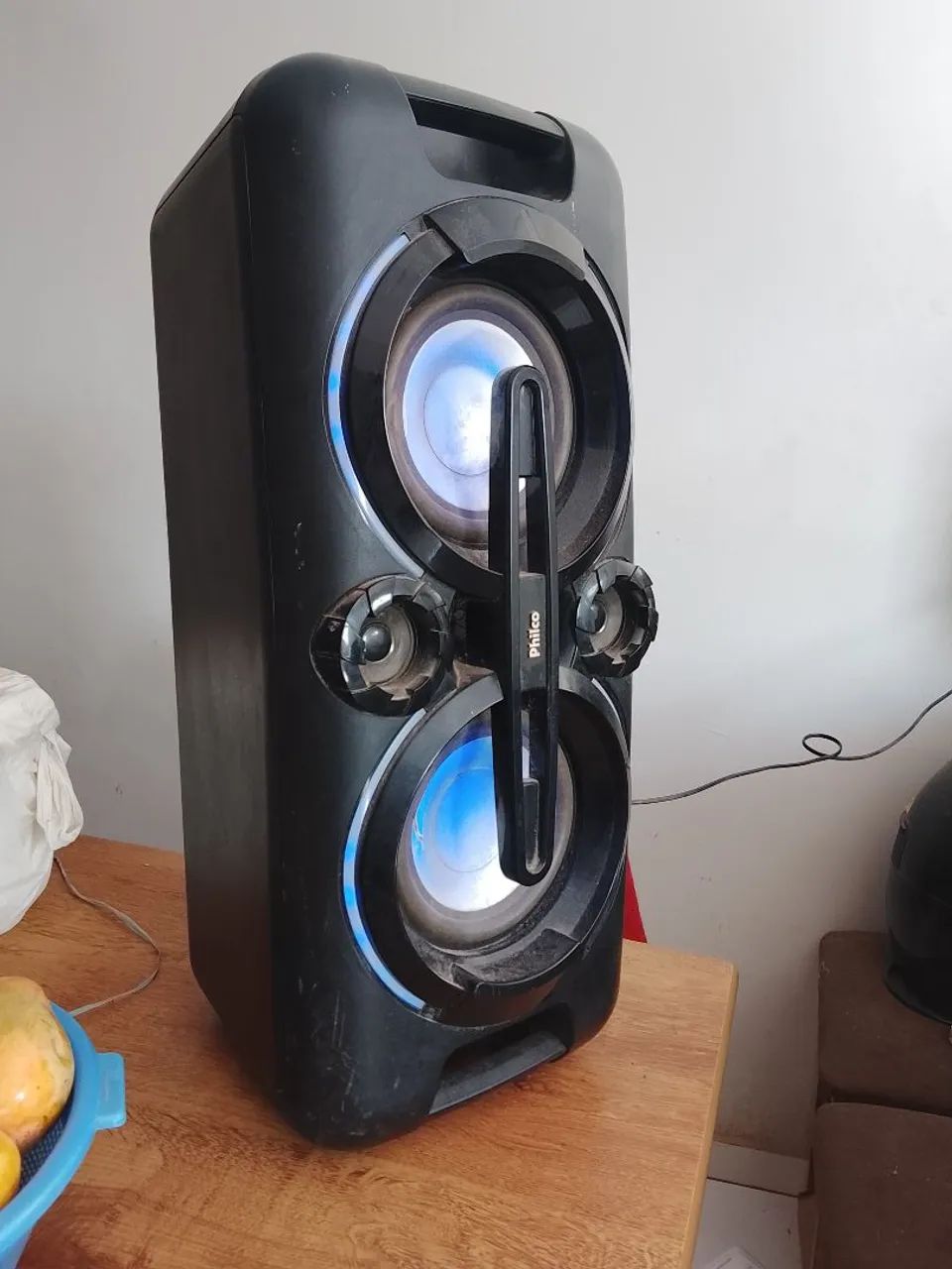 Vendo caixa de som da marca PHILCO obs: TÁ PEGANDO SOMENTE NA TOMADA bateria arriou TROCAR - Foto 5