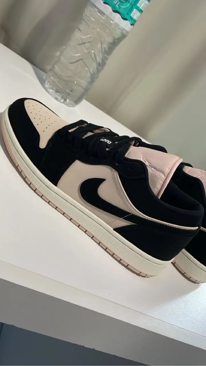 Air Jordan 1 Low Black