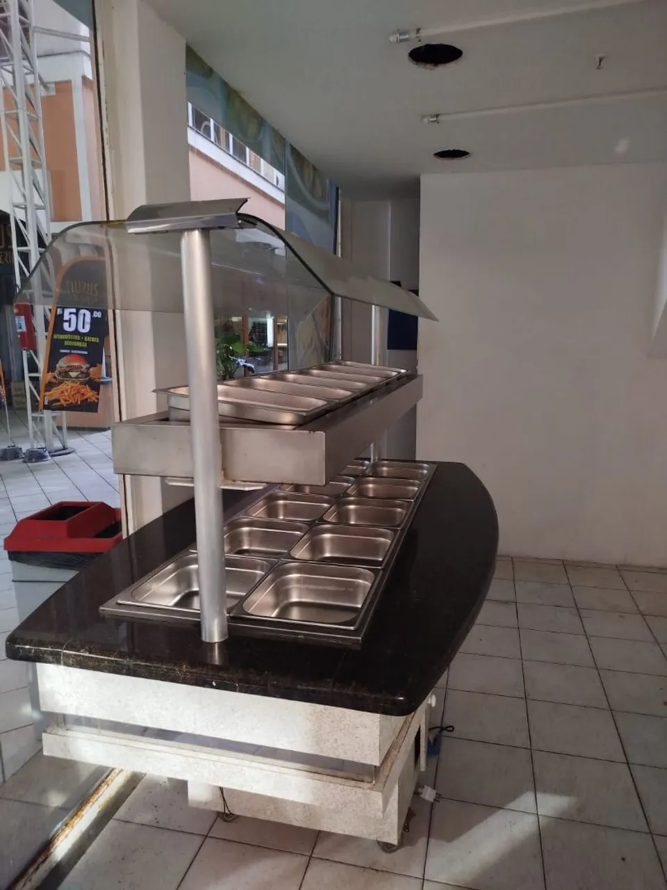 Bancada de Buffet Completa e Funcional