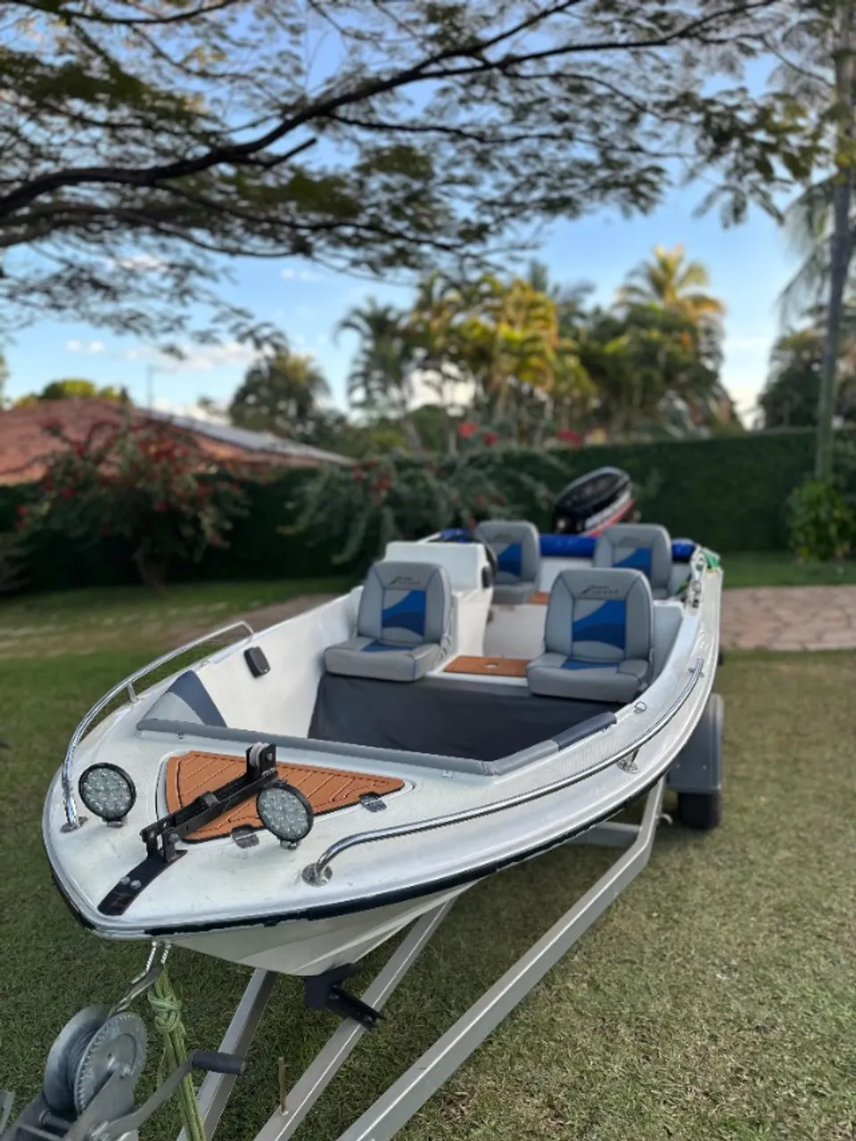 (OPORTUNIDADE) LANCHA COM MOTOR 50HP NOVO