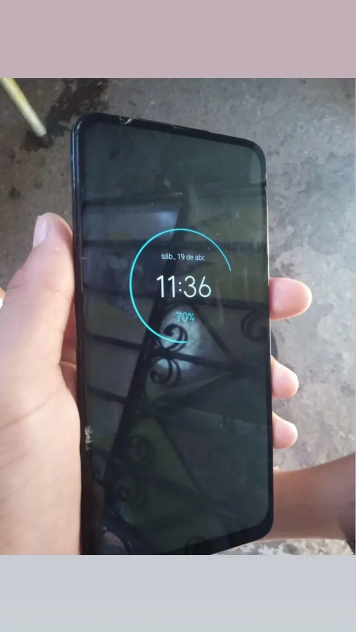 Moto one hyper
