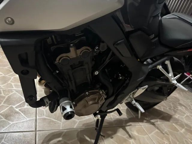 CB 650R 2023 - Foto 4