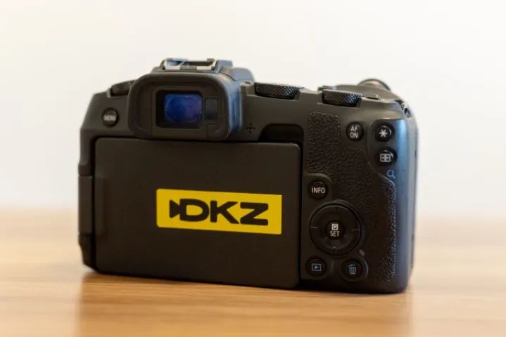 Canon RP + Adaptador Viltrox - Foto 4