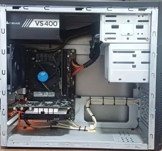 CPU i3 7100 - 8Gb RAM e 250GB SSD M.2