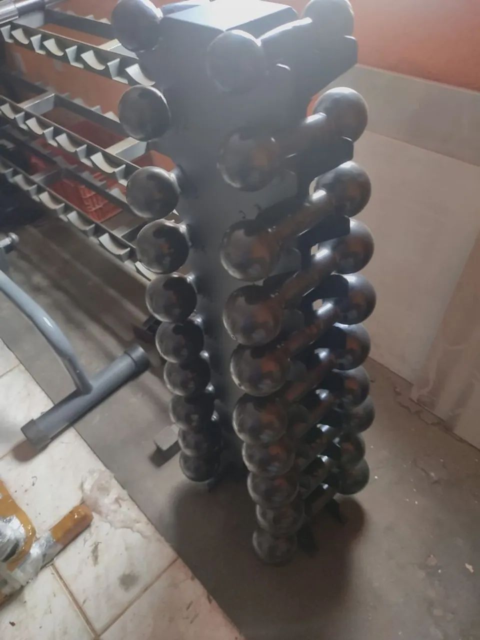 Torres de halteres novas 