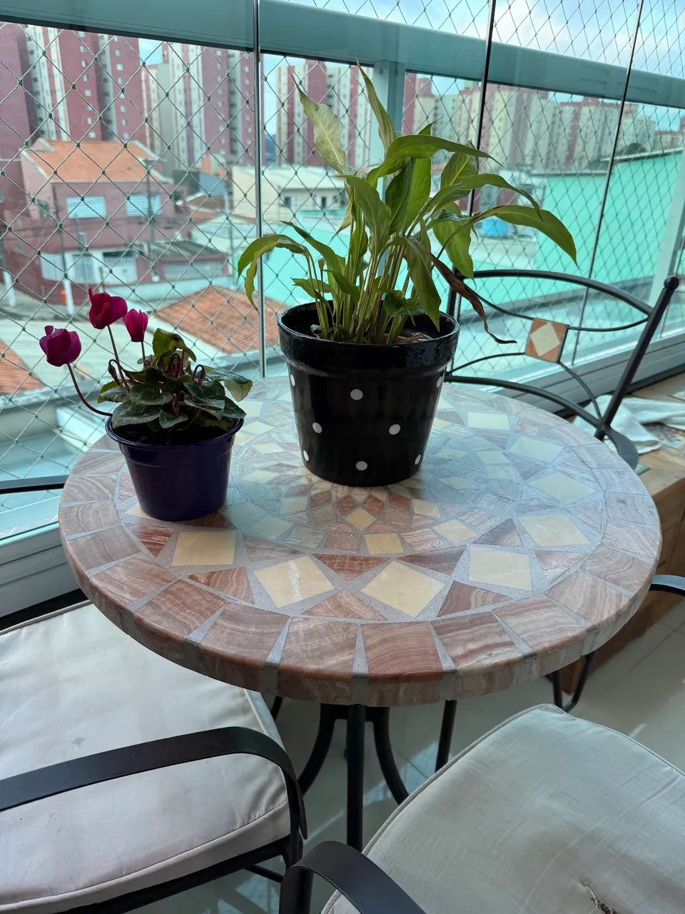 Mesa em pedra para varanda com 3 cadeiras  - Foto 3