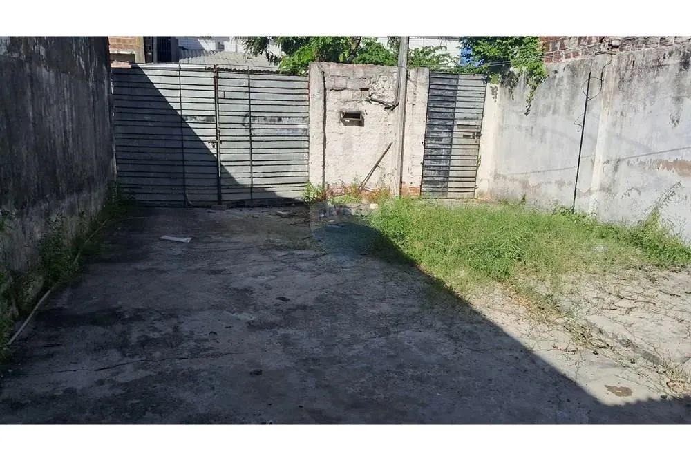 VENDO UM EXCELENTE TERRENO NASCENTE EM CAMPO GRANDE .