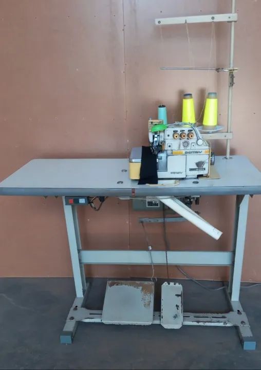 Máquina Overloque Industrial