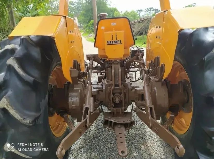 Trator Valmet 85 ID 4x2, Motor 4 cilindros MWM - Foto 2