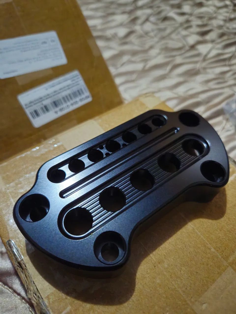 Relocador de velocímetro + tampa riser Harley sportster 883/1200 - NOVO