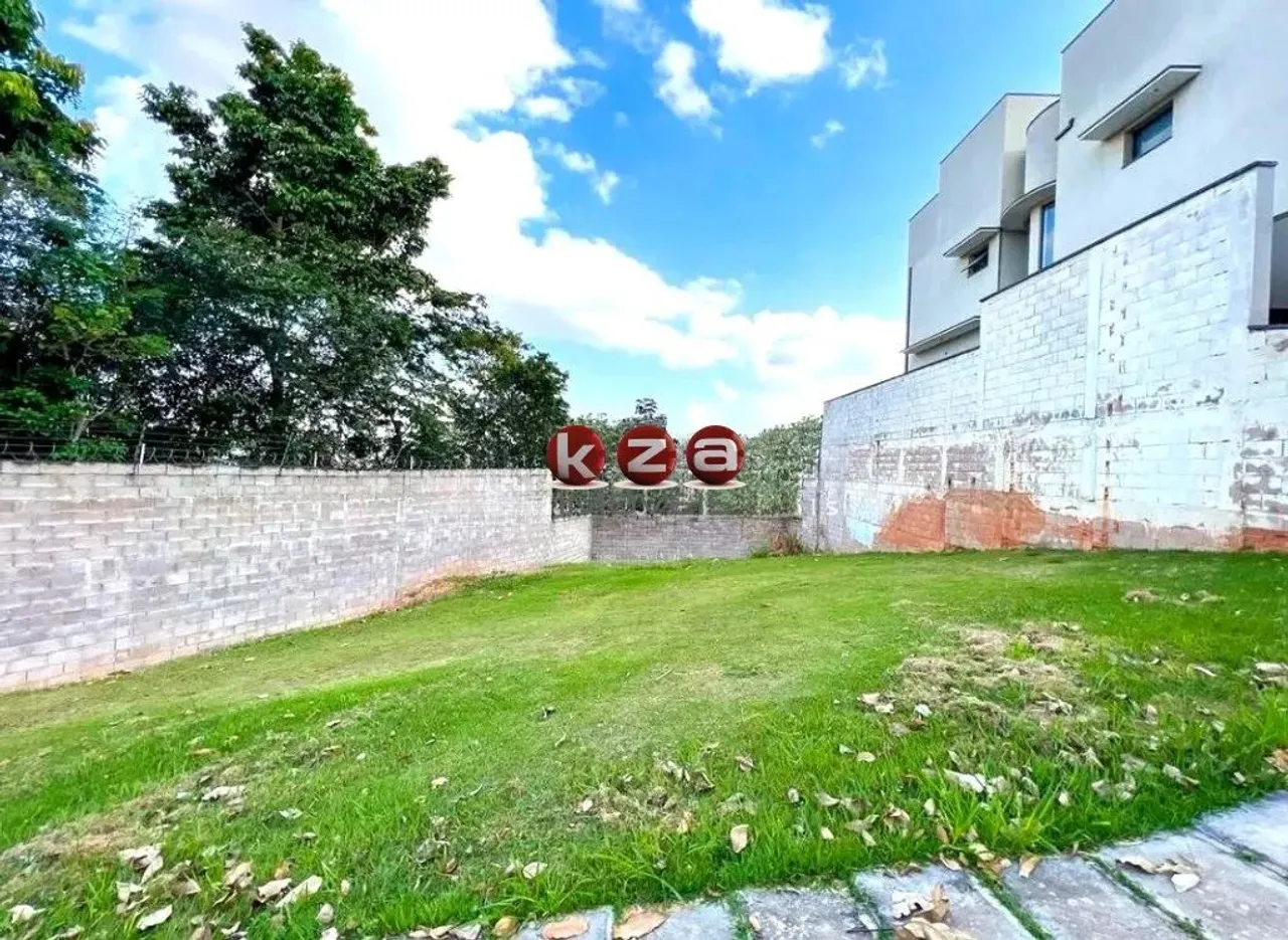 Terreno em Condomínio à Venda em Valinhos-SP - Condomínio Villagio di Napoli - 381,97 m² d