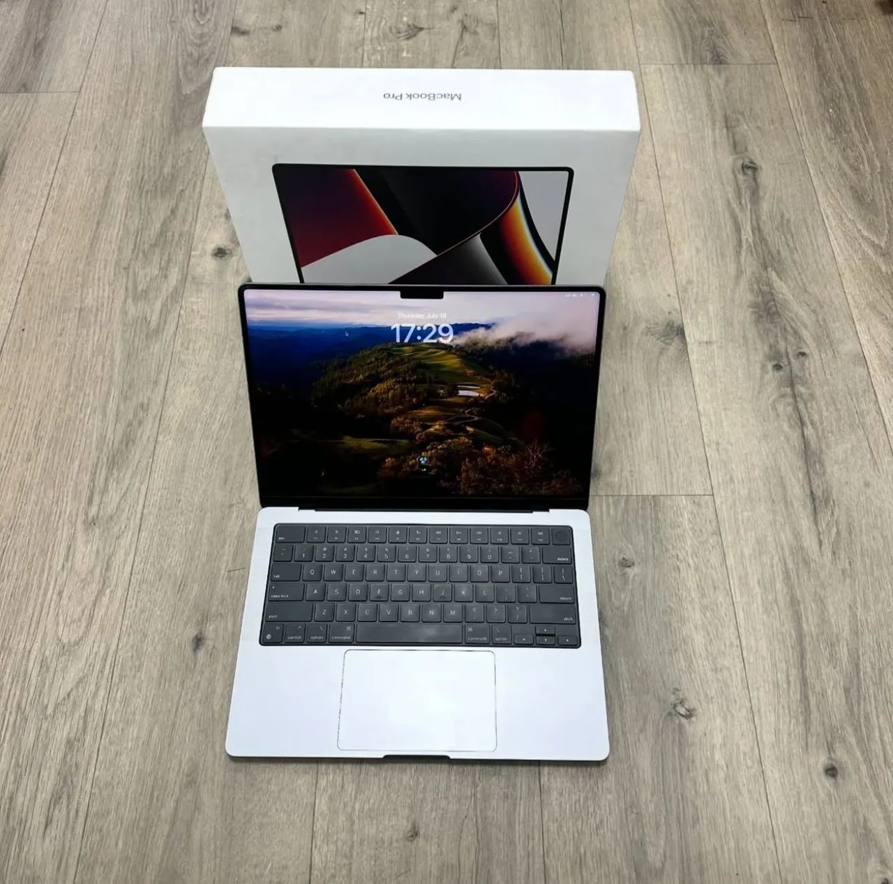 MacBook Pro M1 MAX 16インチ メモリ32GB/SSD1TB MacBook Pro 16インチ Apple M1 Maxチップ搭載モデル[2021年モデル/SSD