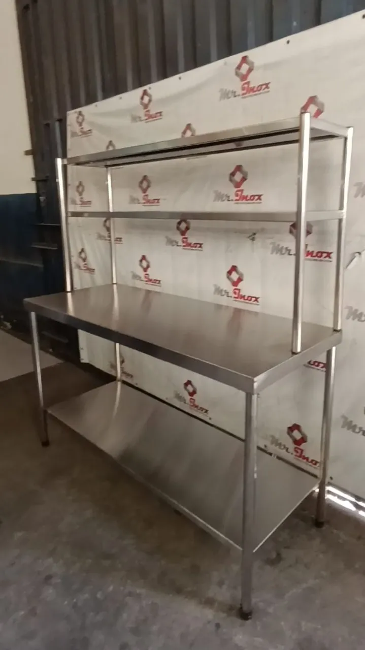 Bancada de Aço Inox com Prateleiras - Ideal para restaurantes e deliverys