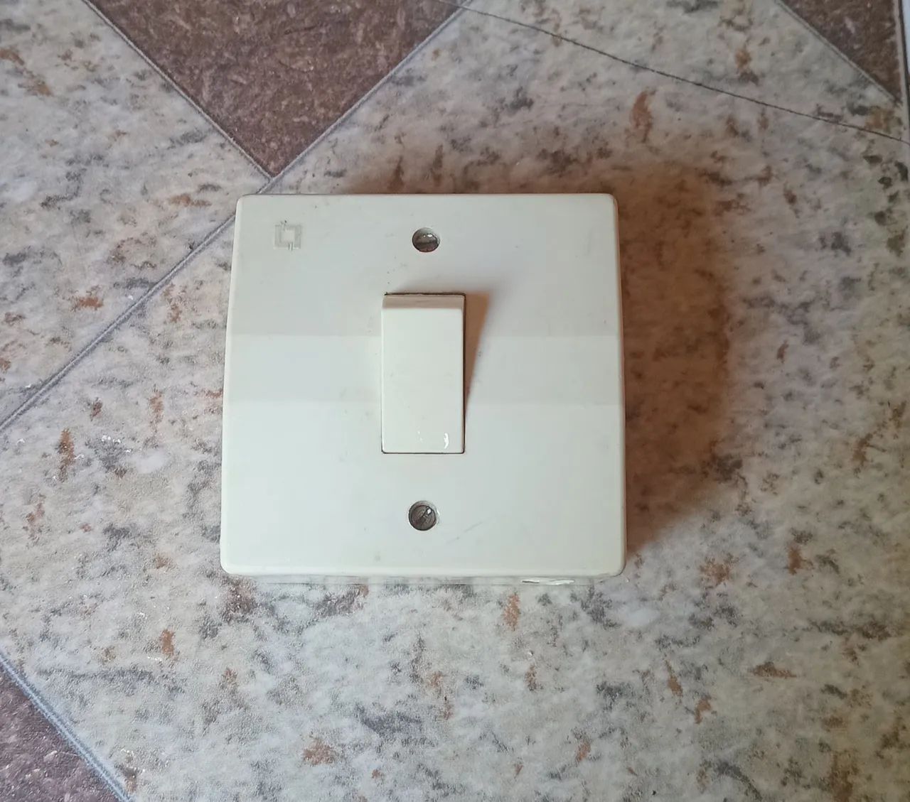 Interruptor de luz branco