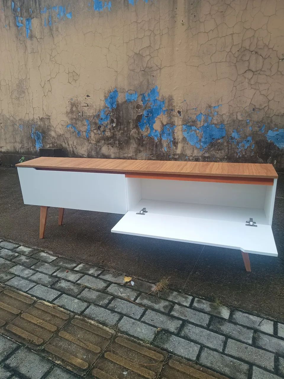 Rack para Tv na cor branca e com tampo amadeirado  - Foto 4